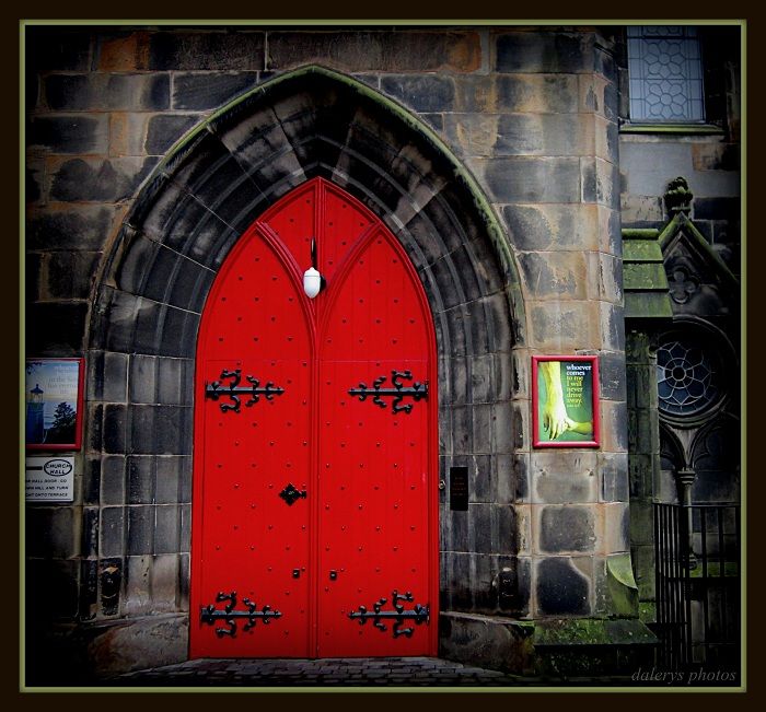 the red door, a photo from Edinburgh, Scotland
